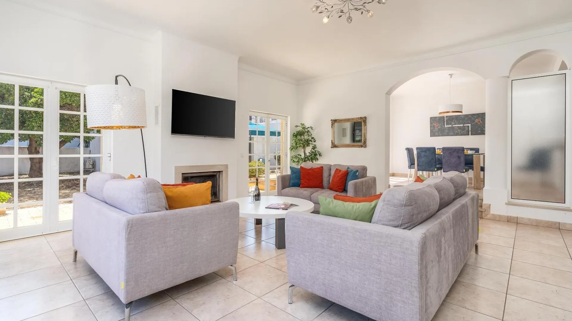 Host Wise - Spacious Family House With Garden Lagos