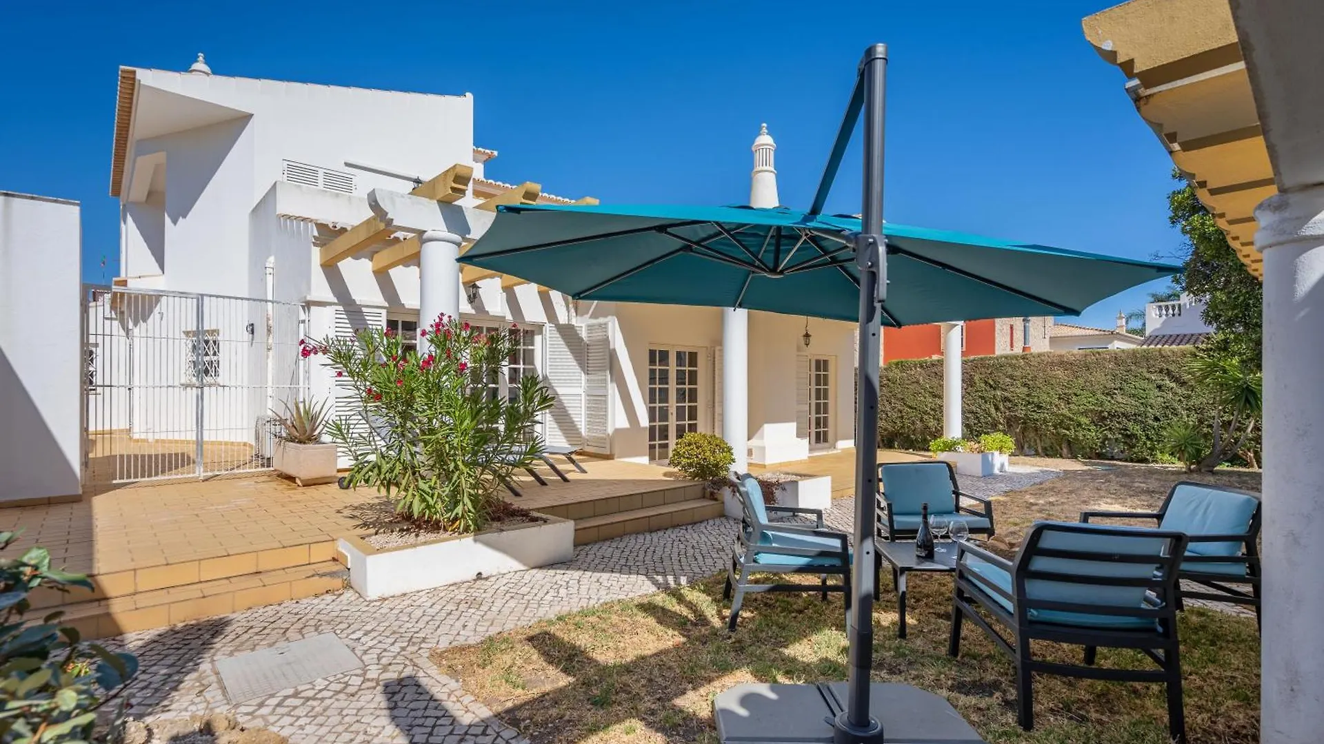 Host Wise - Spacious Family House With Garden Lagos