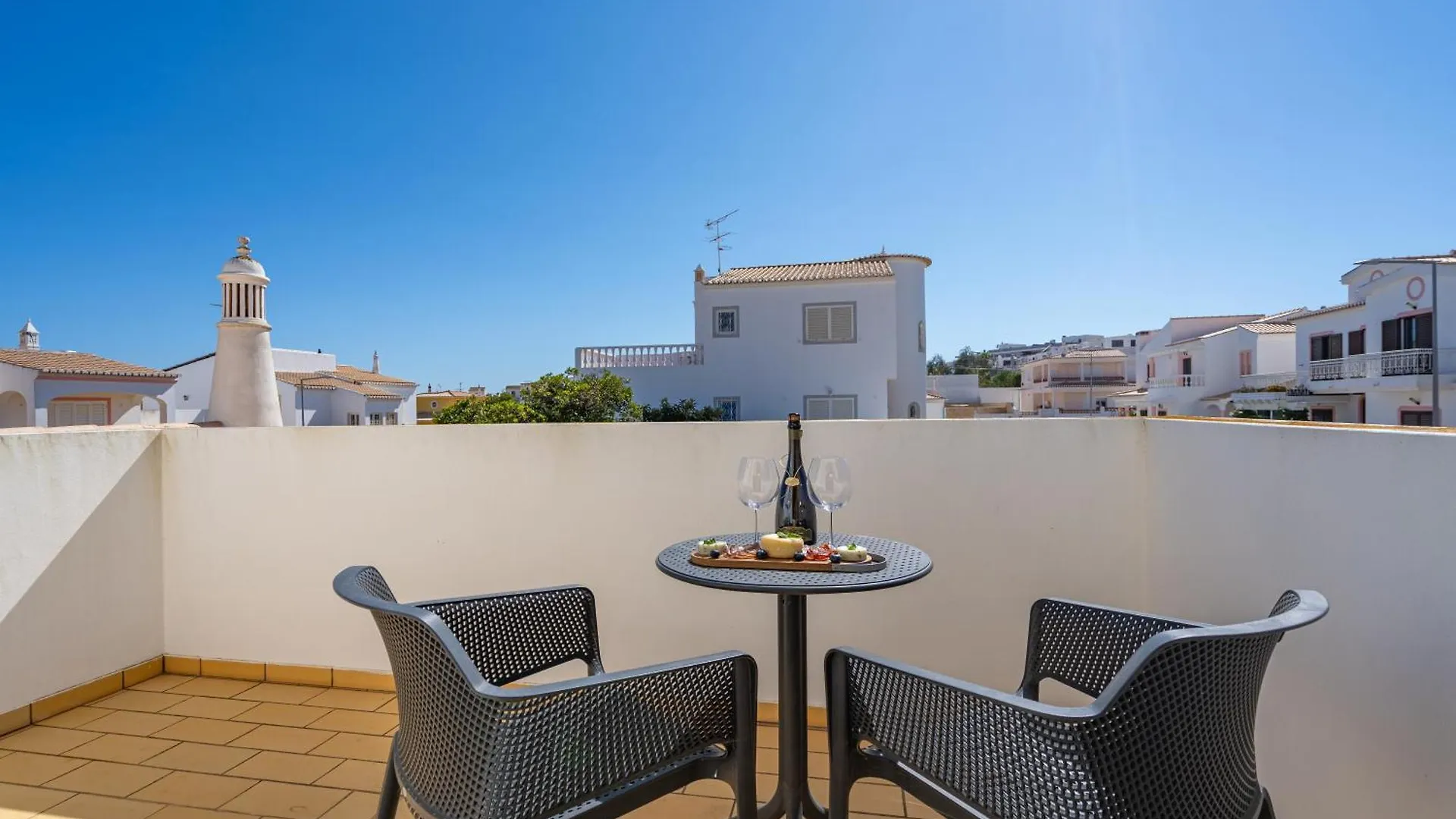 Holiday home Host Wise - Spacious Family House With Garden Lagos