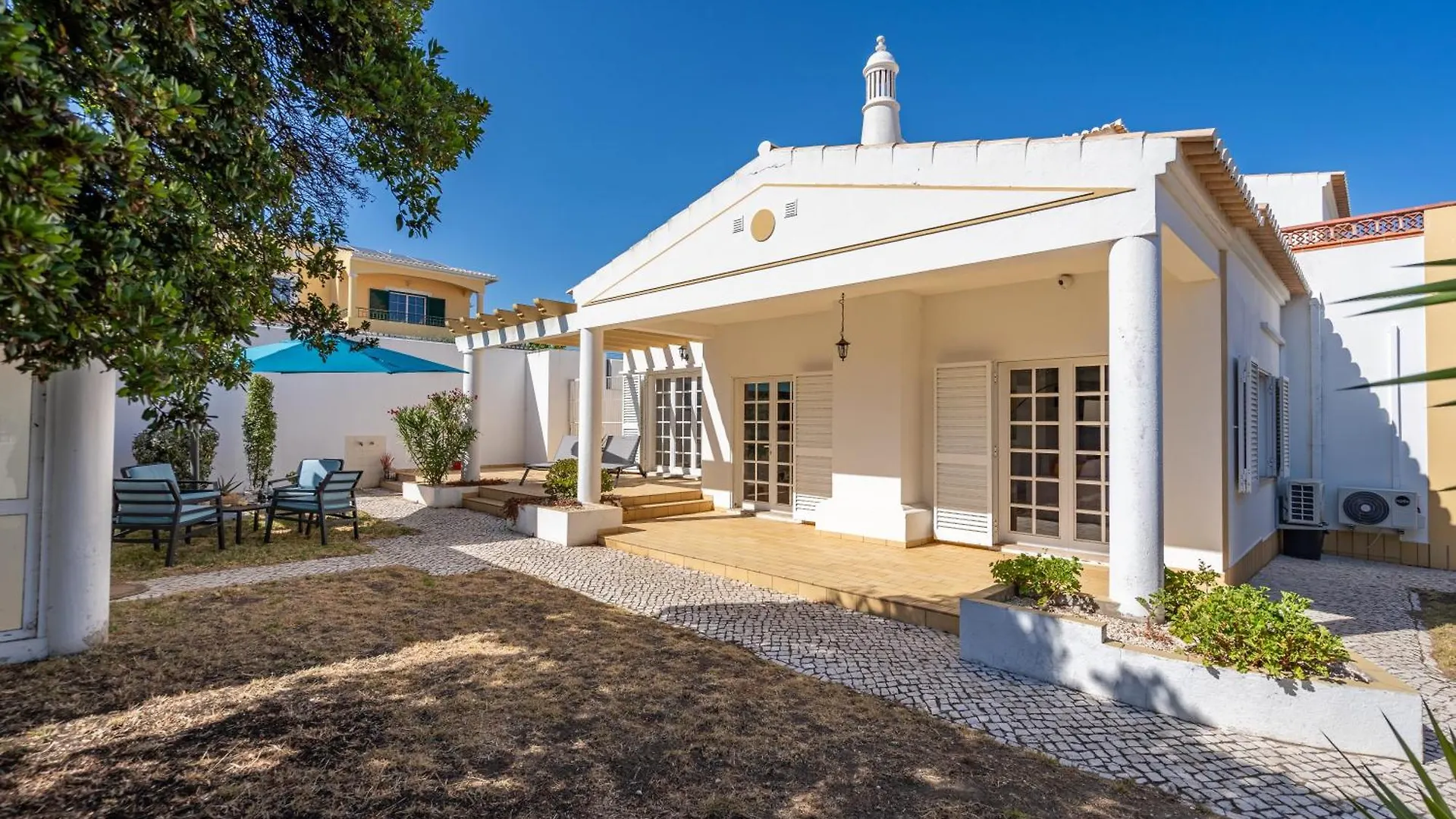 Host Wise - Spacious Family House With Garden Lagos Holiday home
