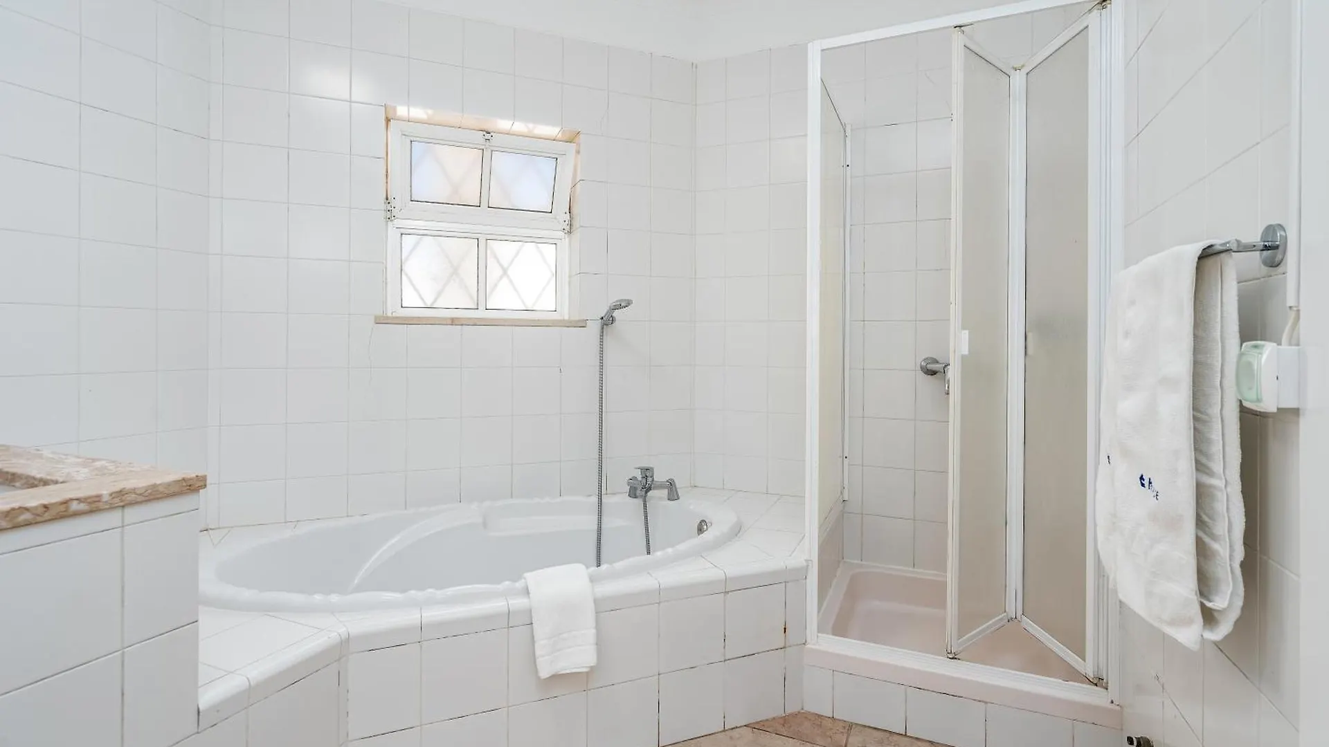 Holiday home Host Wise - Spacious Family House With Garden Lagos