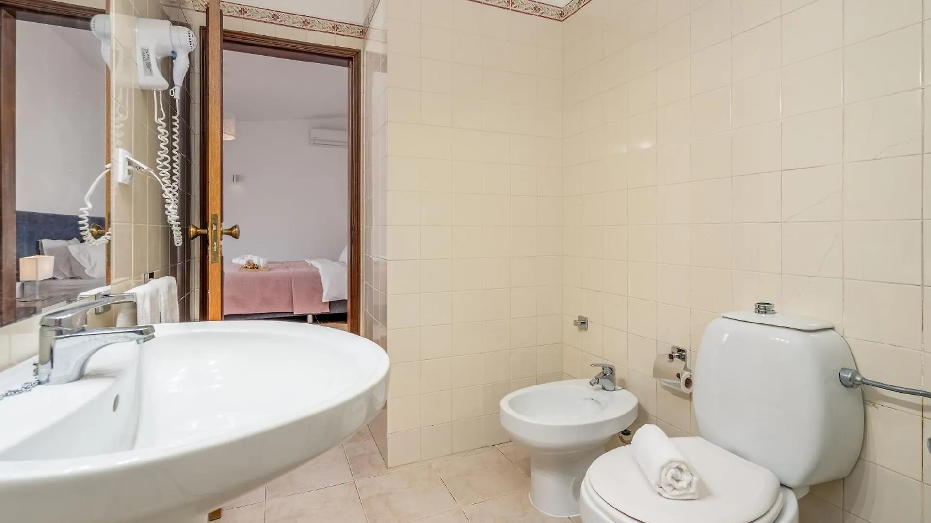 Host Wise - Spacious Family House With Garden Lagos 0*,  Portugal
