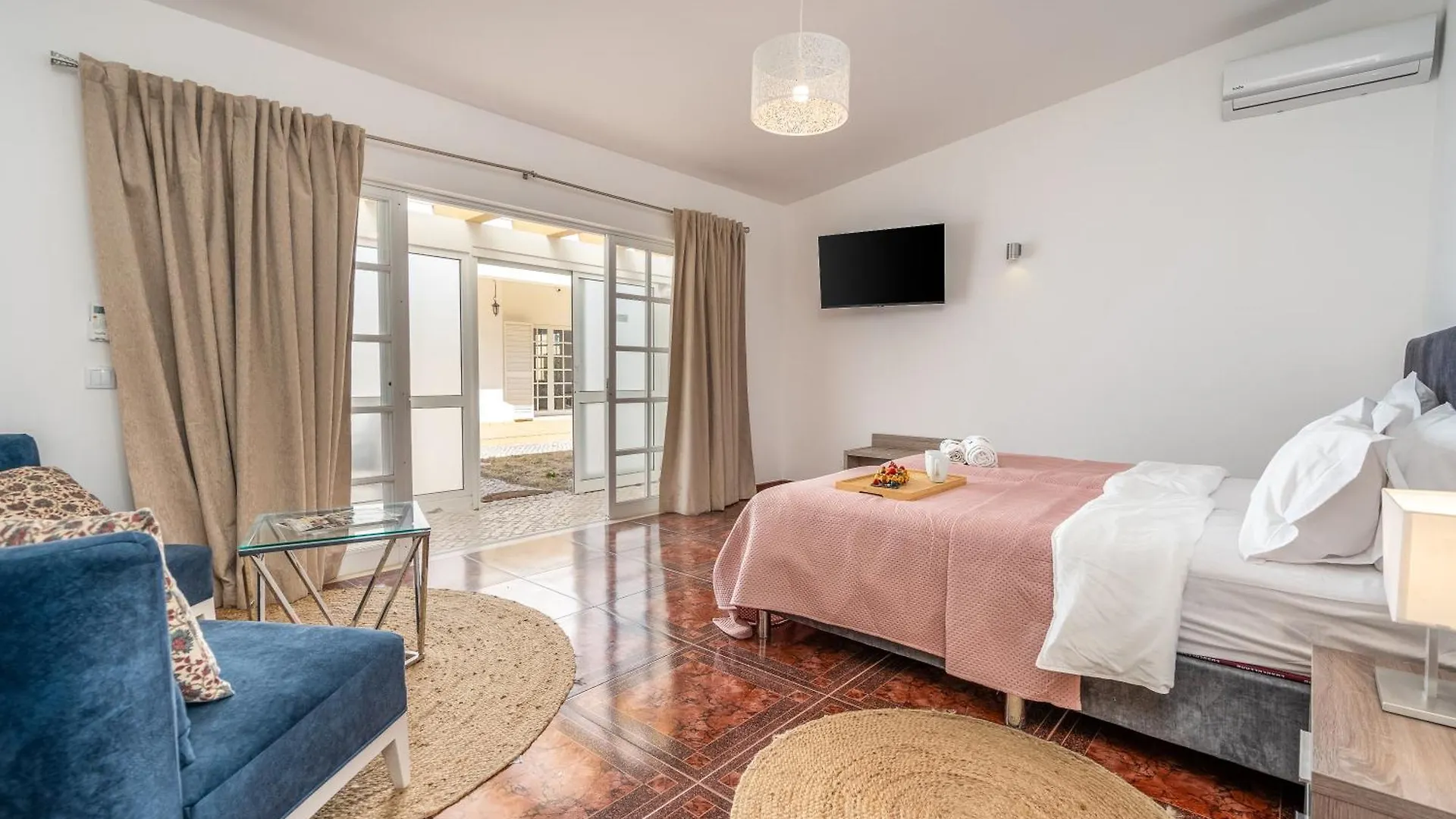 Host Wise - Spacious Family House With Garden Lagos Holiday home