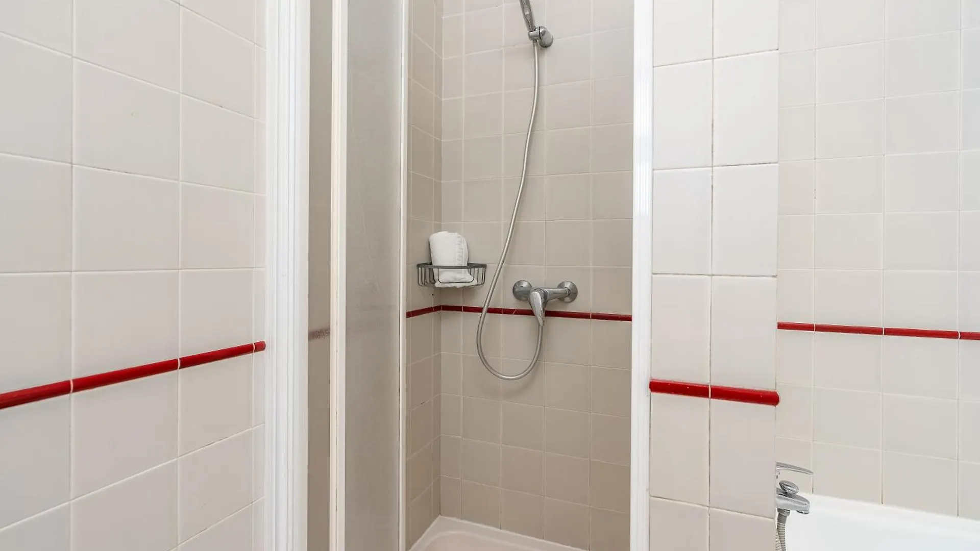Host Wise - Spacious Family House With Garden Lagos Holiday home