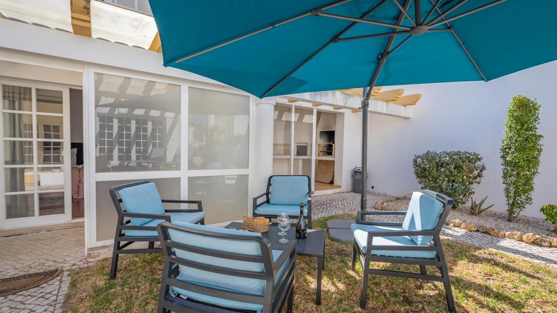 Host Wise - Spacious Family House With Garden Lagos Holiday home